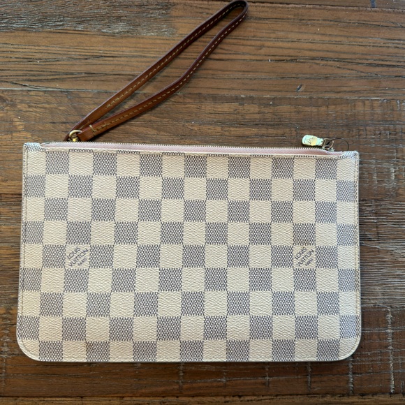 Authentic Louis Vuitton pouch - Picture 1 of 5
